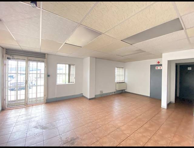 1,098M² WAREHOUSE TO LET IN PAULSHOF